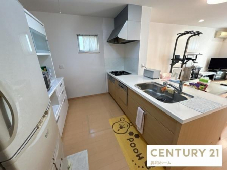 �L�b�`���@�L�X�Ƃ����L�b�`���X�y�[�X�B���Ƒ��₨�q�l�Ƃ̉�b���y���߂�ΖʃL�b�`��