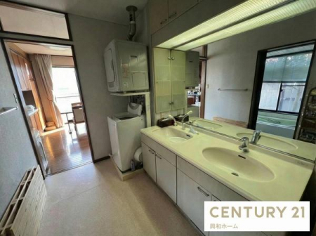 ���ʑ�E���ʏ��@���f�ڎʐ^�̈ꕔ�́A�����̉Ƌ�E�Ɠd�E�c�u����AI�Z�p�ɂ����������C���[�W�摜�ł��B���ۂ̎����ɂ͉ו����������܂��B