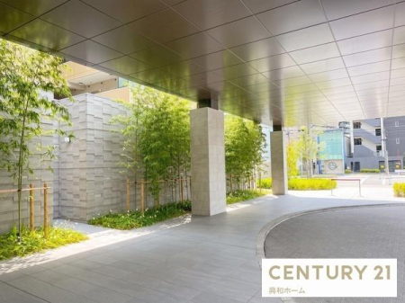 �G���g�����X�@�y�G���g�����X�A�v���[�`�z