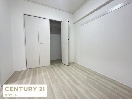 �m���@-
