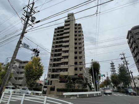 �@�y���i�z2799���~���Ԏ��F4LDK����L�ʐρF79.33�������[�g�����o���R�j�[�ʐρF20.59�������[�g�����\���F�S�؃R���N���[�g13�K��6�K�������Ǘ��`�ԁF�S���ϑ��E����