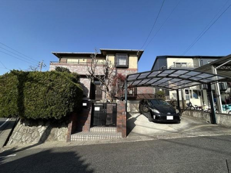 ���n�O�ώʐ^�@�y���i�z4549���~���y�n�ʐρF271.87�������[�g���i82.24�؁j�������ʐρF147.89�������[�g���i44.73�؁j���Ԏ�F5LDK���z�N���F1996�N5������