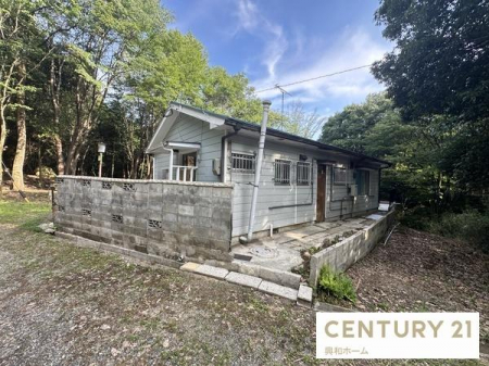 ���n�O�ώʐ^�@�y���i�z980���~���y�n�ʐρF165�������[�g���i49.91�؁j�������ʐρF59.56�������[�g���i18.01�؁j���Ԏ�F3LDK���z�N���F1972�N11��